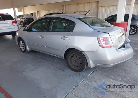 2010 Nissan Sentra 2.0S z USA, uszkodzony, nr VIN 3N1AB6AP7AL667197